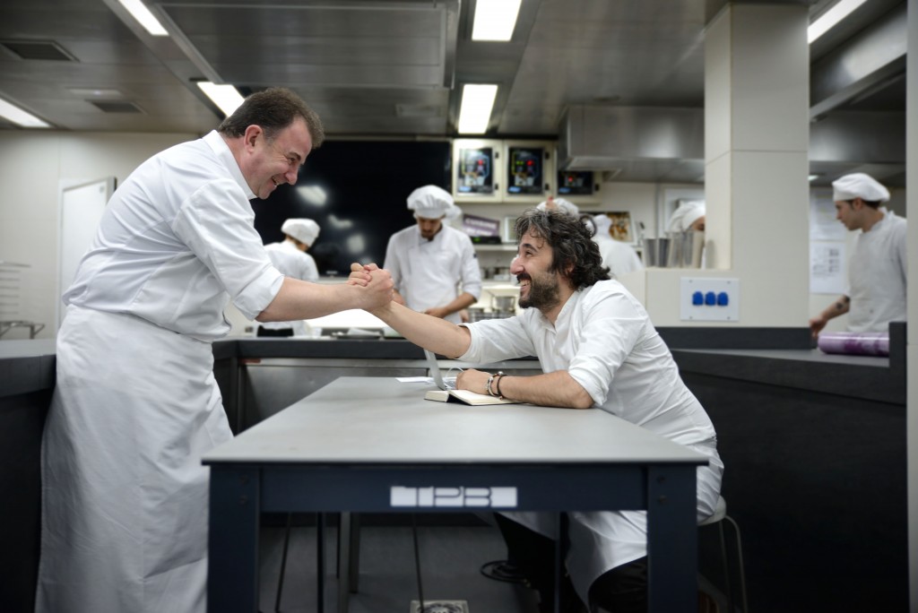 Reportaje "Aprendices & Maestros" Diego Guerrero del restaurante de madrid, DSTAge y Martín Berasategui posan en el restaurante de este último