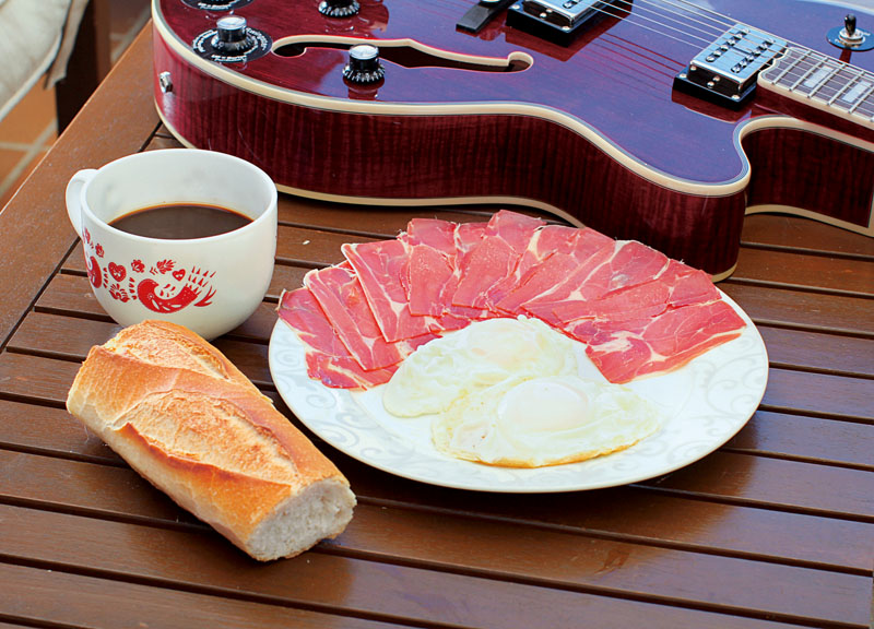 desayuno luis fonsi