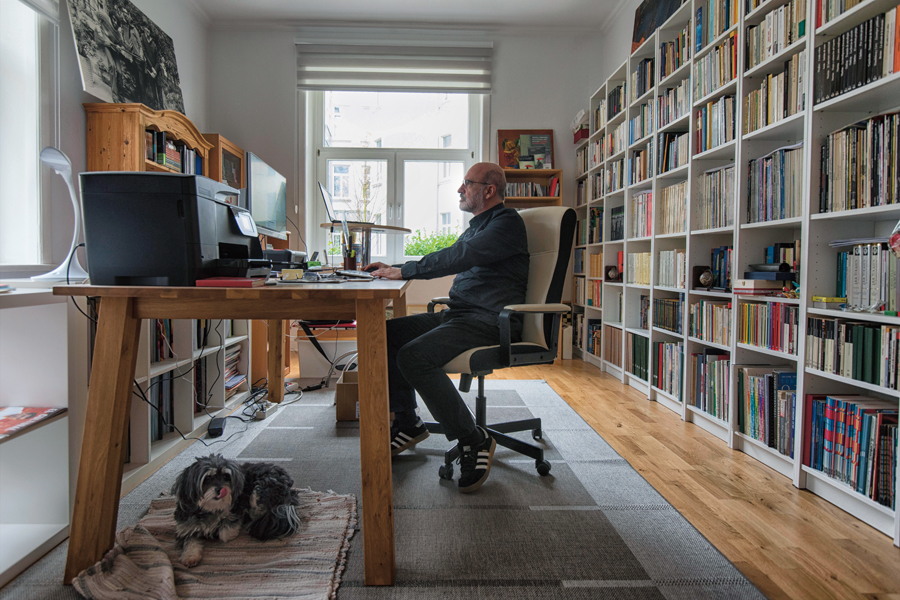 Encuesta 'La biblioteca perfecta': ¿quieres saber qué diez libros han elegido nuestros expertos? 8