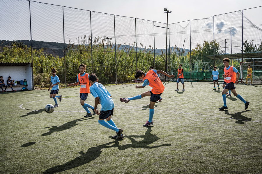 Lesbos: milagro fútbol club 2